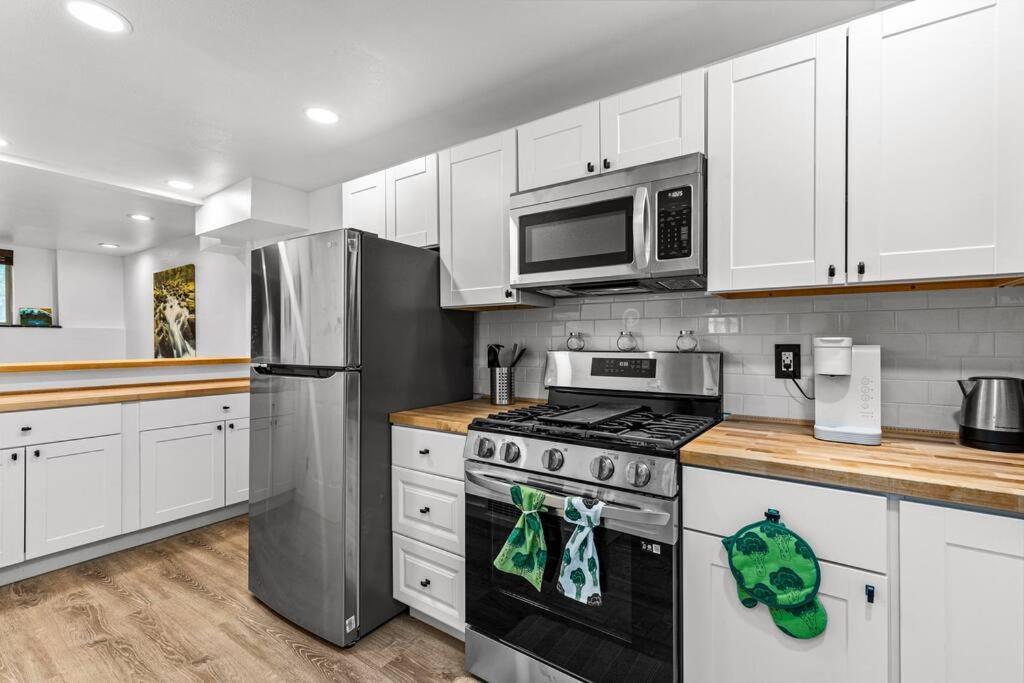 Pacific Nw Gem W/Hot-Tub 15 Minutes Airport. Apartman Auburn Kültér fotó