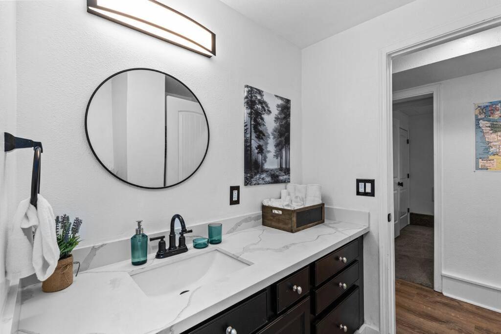 Pacific Nw Gem W/Hot-Tub 15 Minutes Airport. Apartman Auburn Kültér fotó
